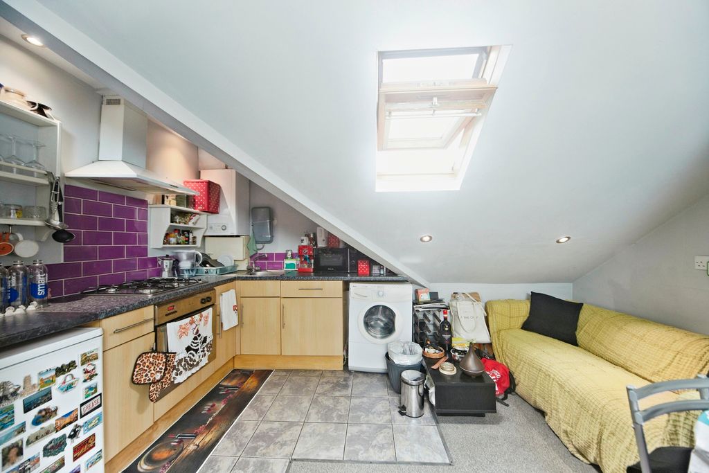 Property photo 3 of 13