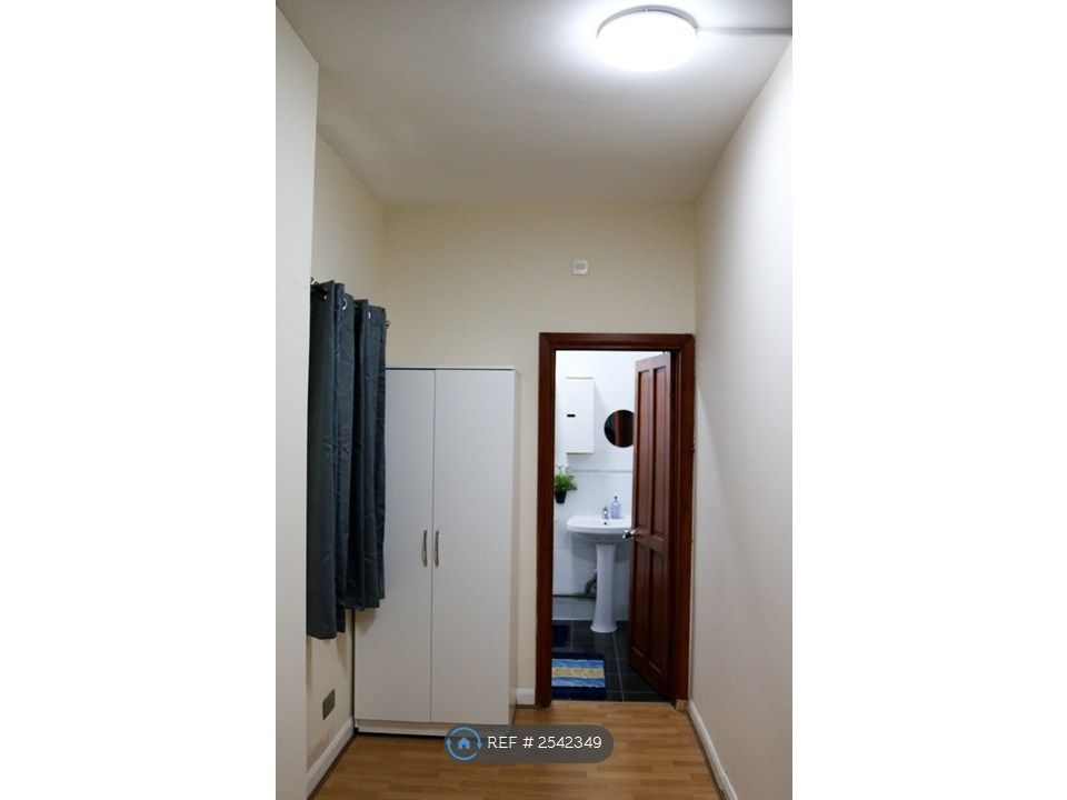 Property photo 2 of 35