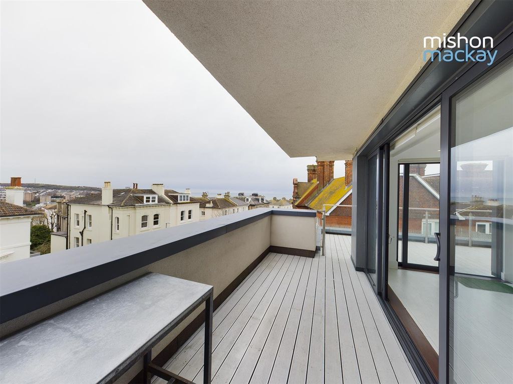 Property photo 1 of 9 Balcony