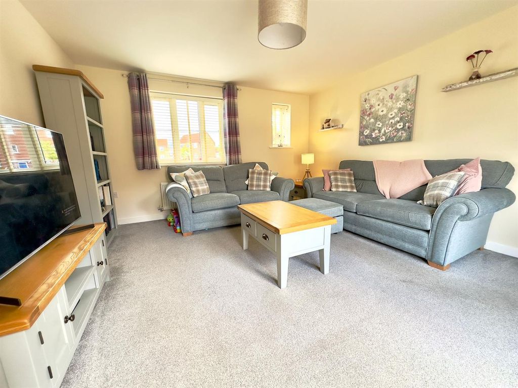 Property photo 3 of 26 Living Room