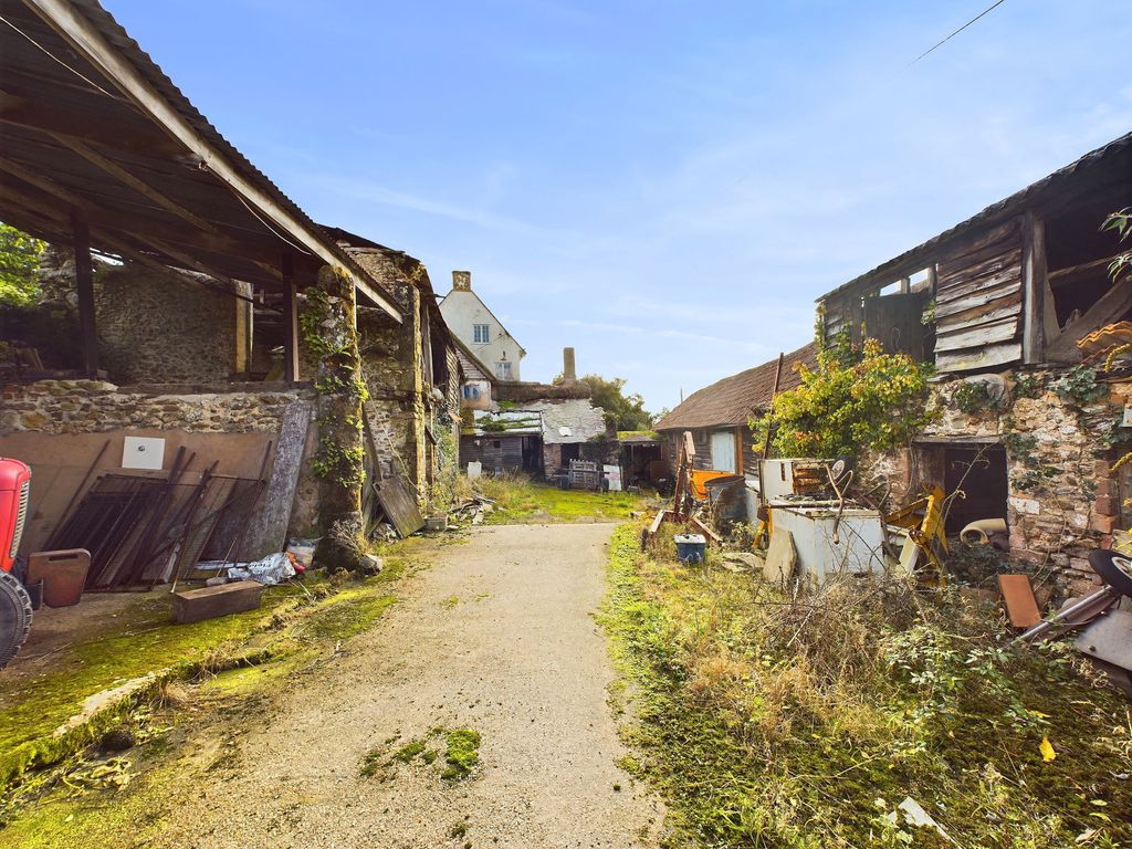 Property photo 3 of 21