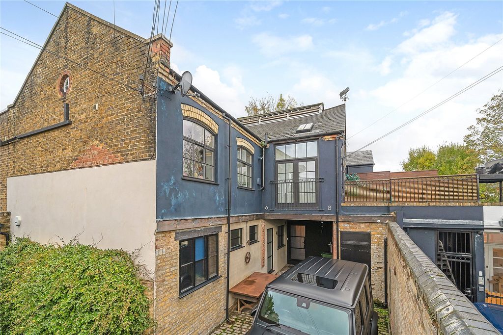 Property photo 2 of 8 Picture No. 01