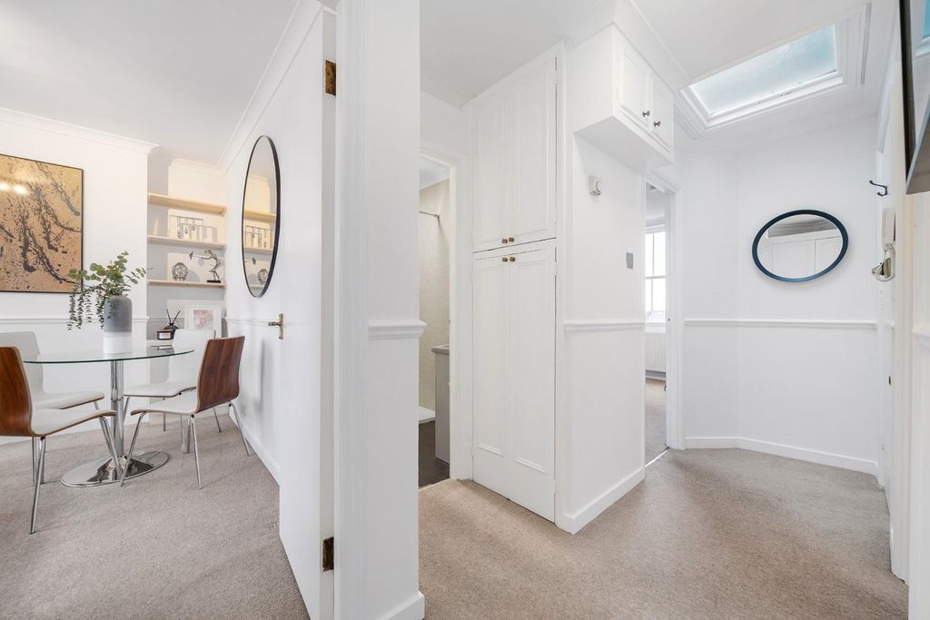 Property photo 3 of 11 Hall.Jpg