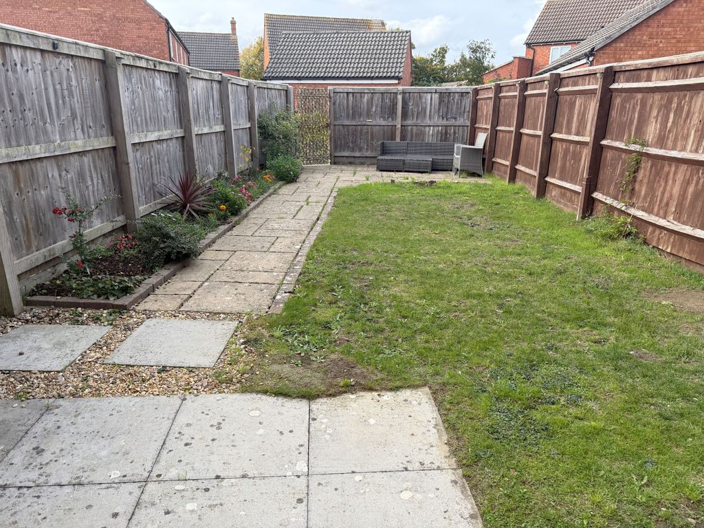 Property photo 2 of 17 Garden