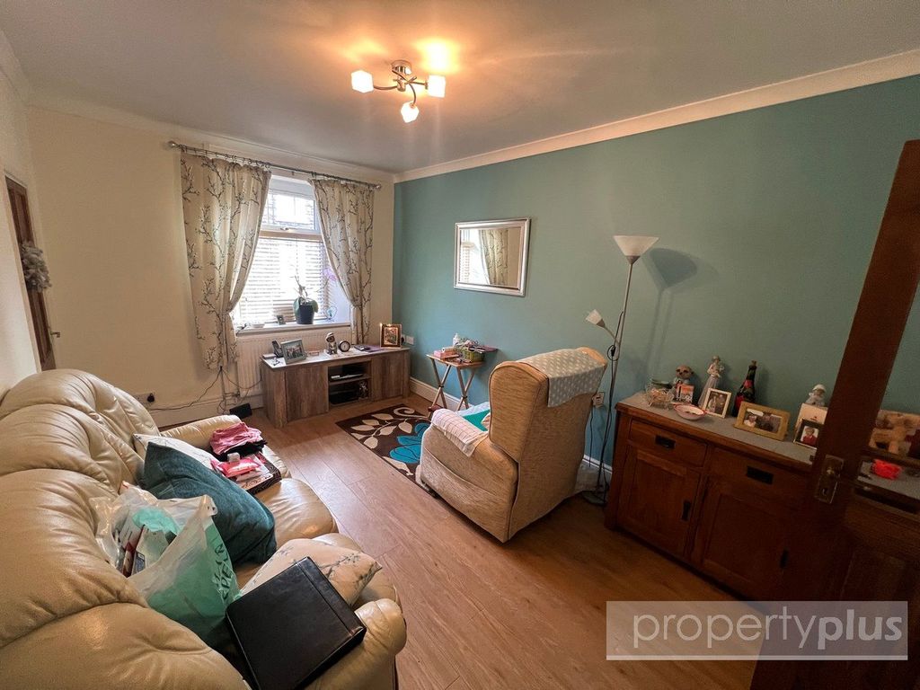 Property photo 3 of 16 Picture No. 11