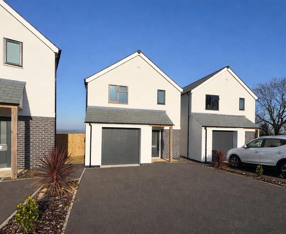 Property photo 1 of 11 No.7.Png