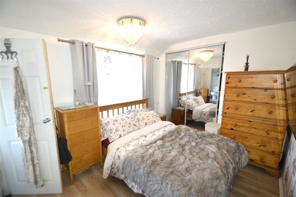 Additional image 10 of 3 bed semi-detached house for saleStudley Road, Dagenham RM9
