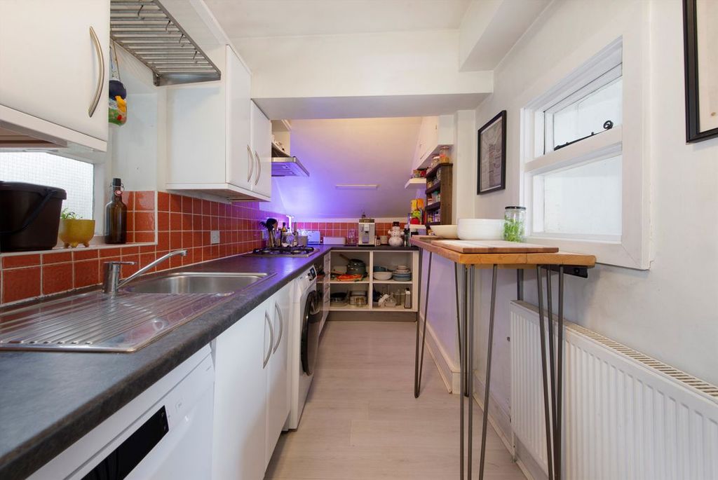 Property photo 3 of 6