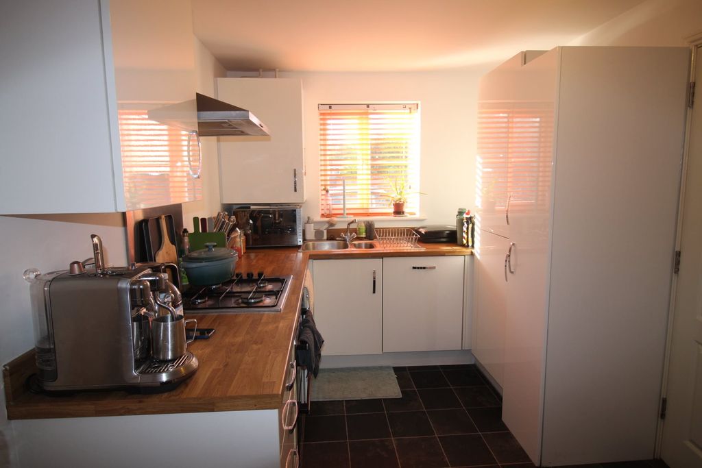Property photo 3 of 17 Img_9989