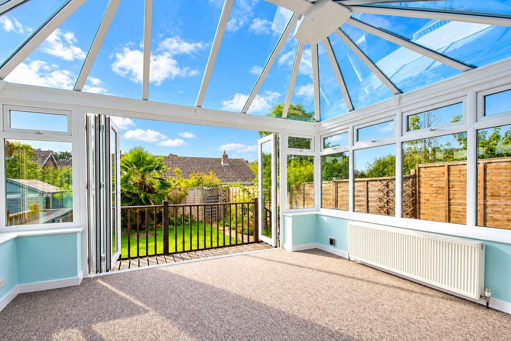Property photo 3 of 14 Conservatory