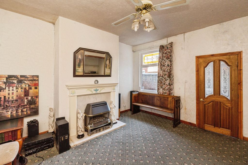 Property photo 3 of 15
