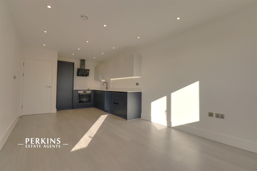 Property photo 2 of 6 Kitchen.Jpg