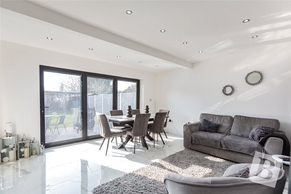 Property photo 2 of 15 Living / Dining