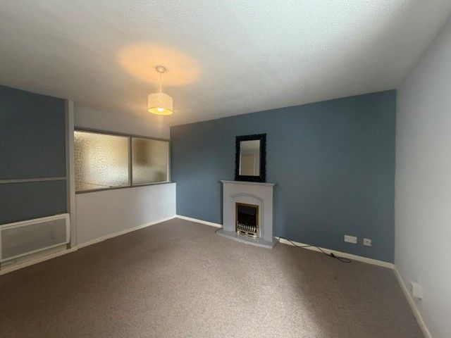 Property photo 3 of 5 Living Room