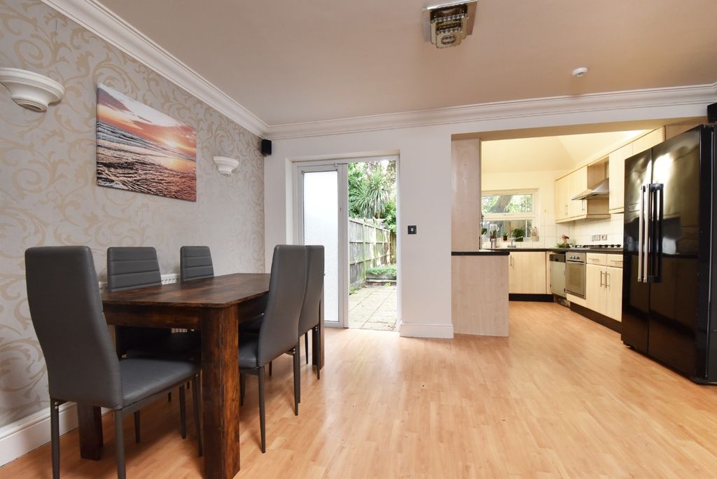 Property photo 3 of 15 5260312