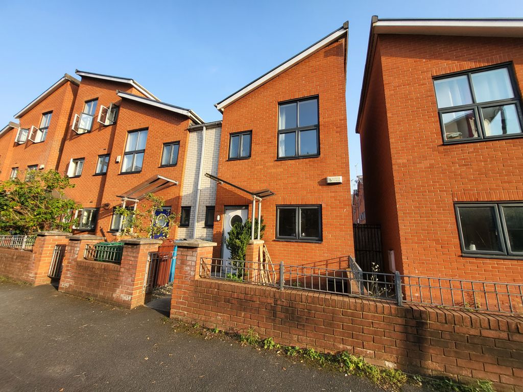 Property photo 1 of 15 3Â Bedroom Terraced For Rent