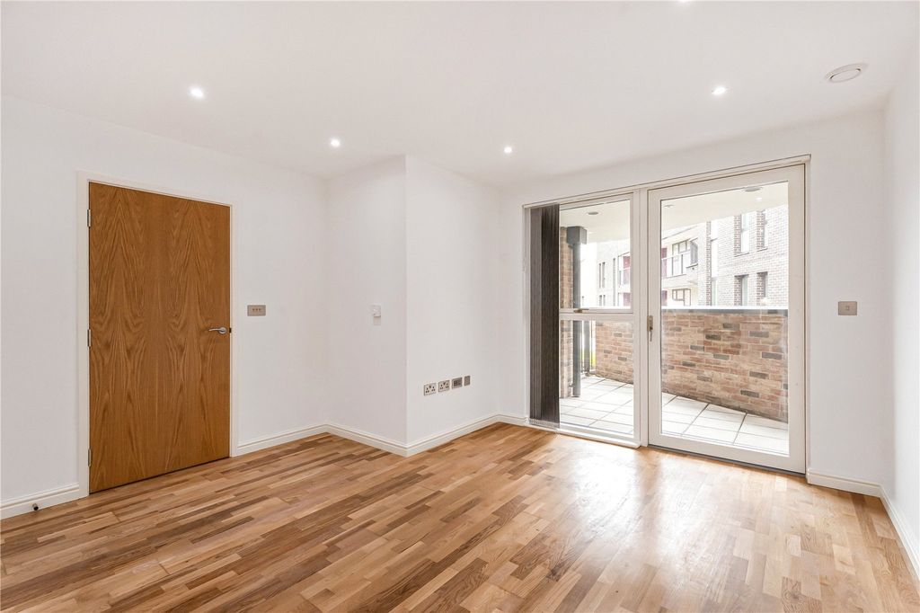 Property photo 2 of 17 Reception Room