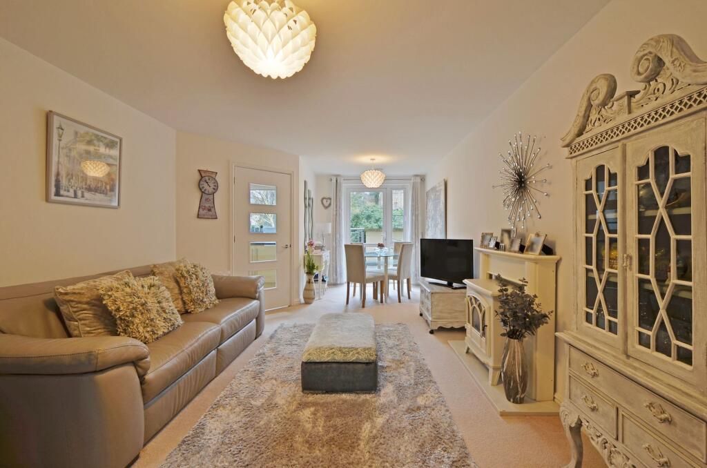 Property photo 3 of 12