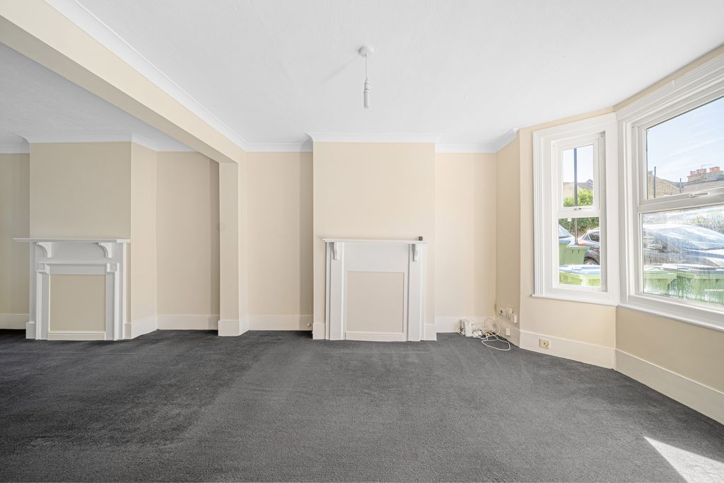 Property photo 3 of 16 Photo 7