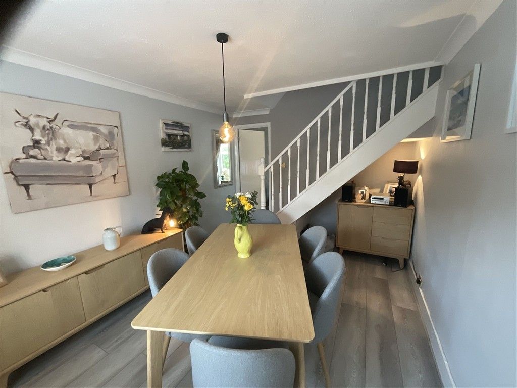 Property photo 3 of 10 Dining Area