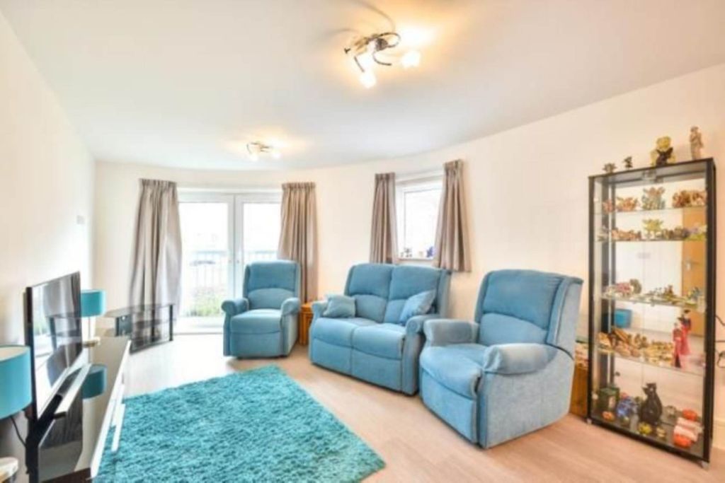 Property photo 3 of 9