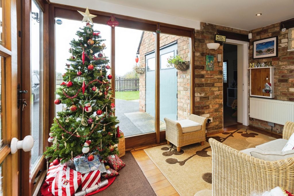 Property photo 3 of 36 Photo