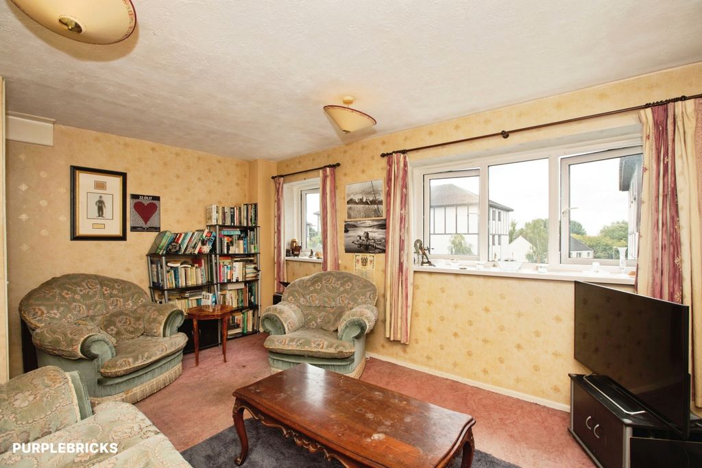 Property photo 3 of 10