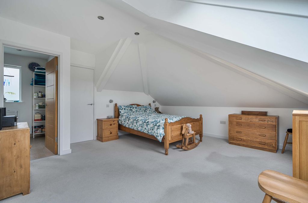 Property photo 3 of 16 1411104-23-698A01...