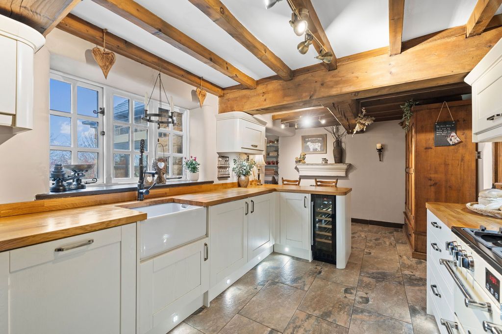 Property photo 2 of 41