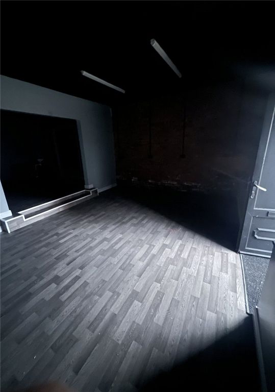 Property photo 2 of 3 Front Space