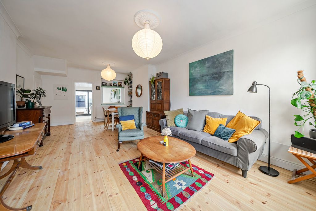 Property photo 2 of 24 1471539-2-6A200Df...