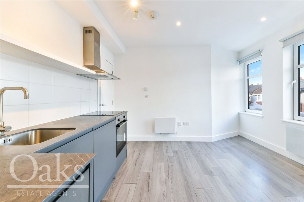 Property photo 3 of 11 Picture No. 12