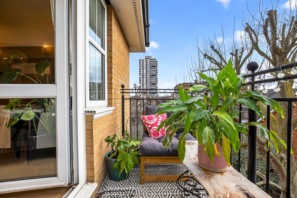 Property photo 2 of 21 Balcony