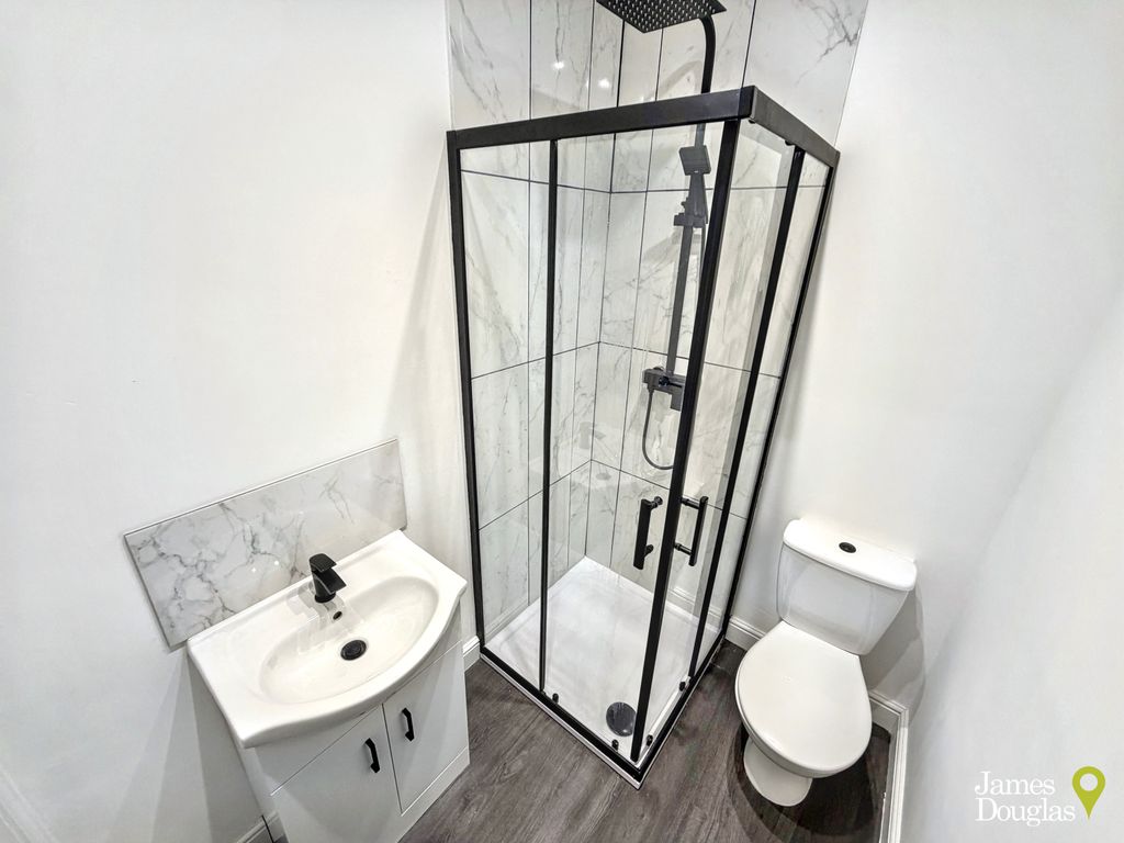 Property photo 3 of 20 Shower1