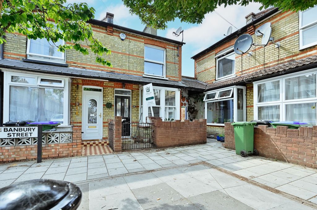 Property photo 1 of 17