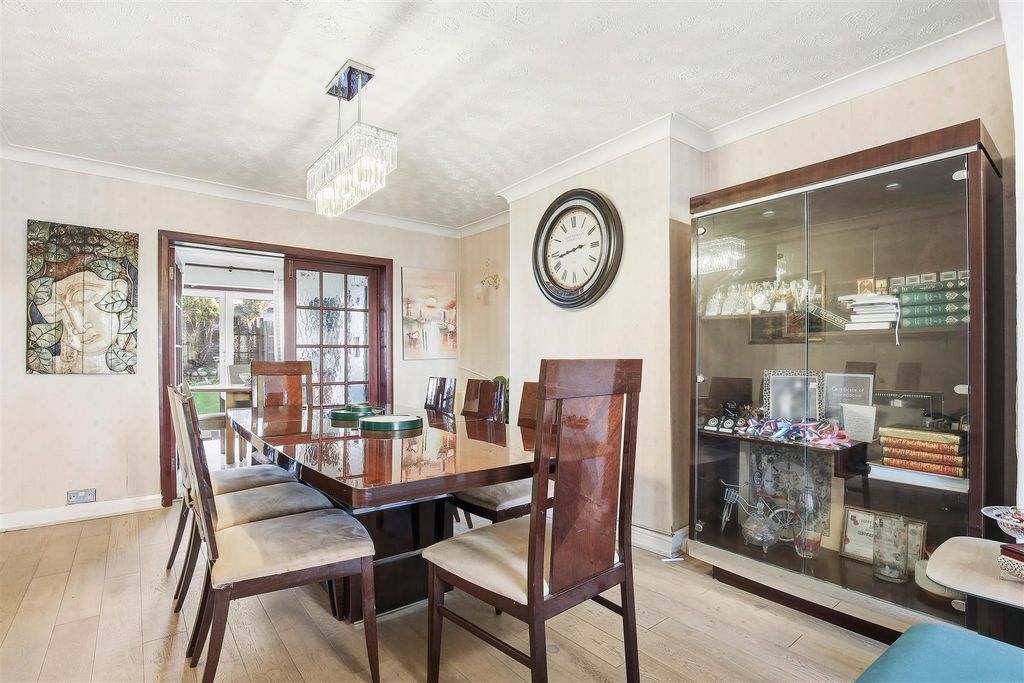 Property photo 3 of 28 1626675070 - 16.Jpg