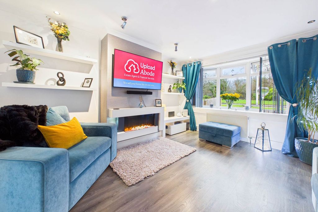 Property photo 2 of 25