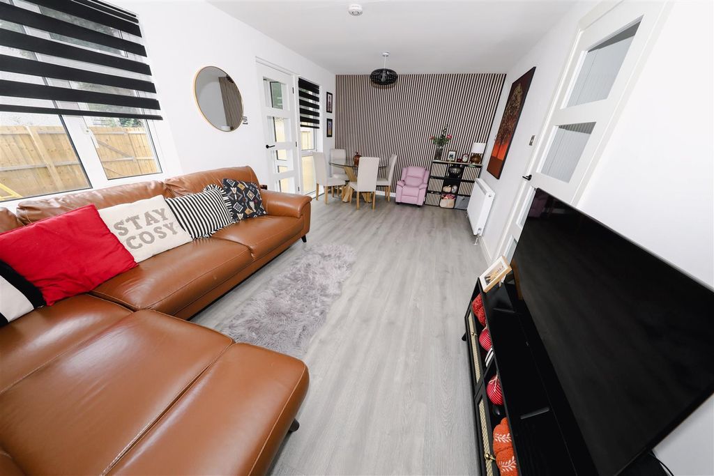 Property photo 2 of 14 B