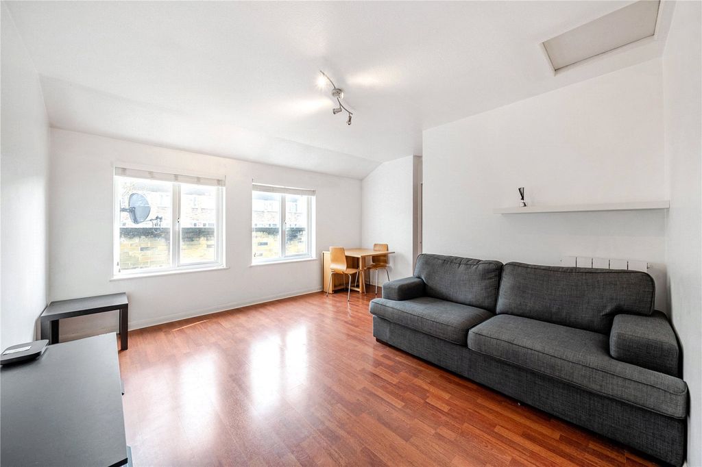 Property photo 1 of 10 Reception Room