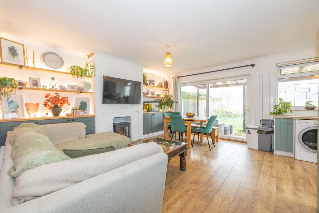 Property photo 2 of 12 Picture 2