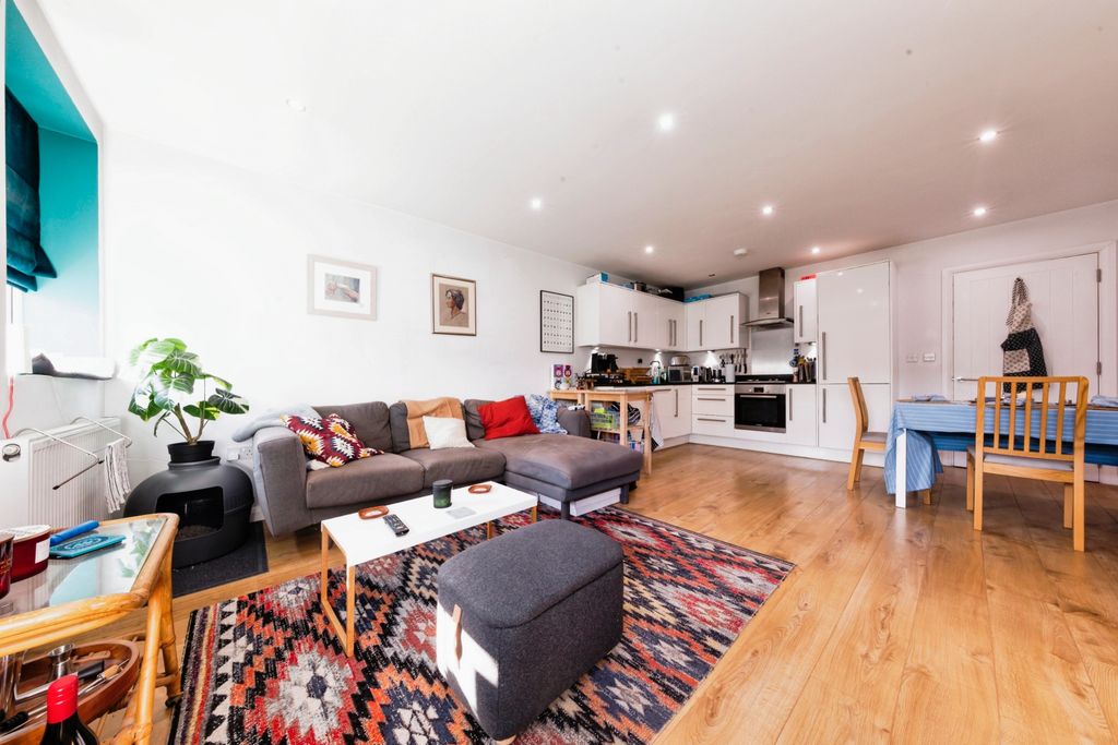 Property photo 1 of 16 Photography