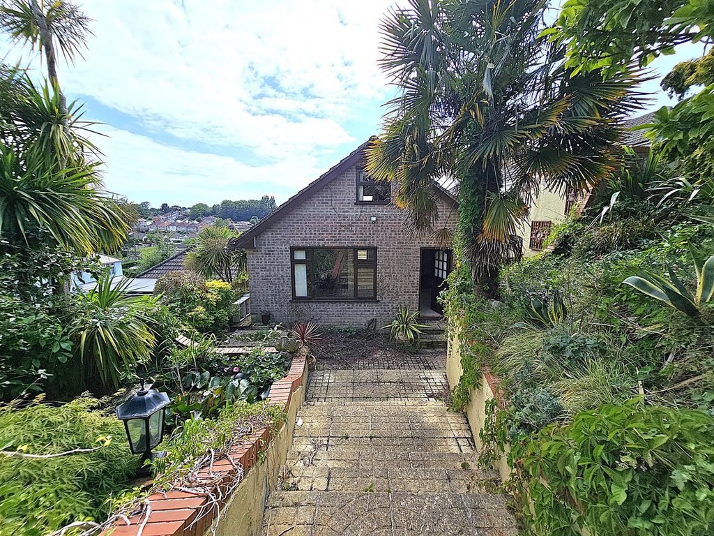 Property photo 2 of 22