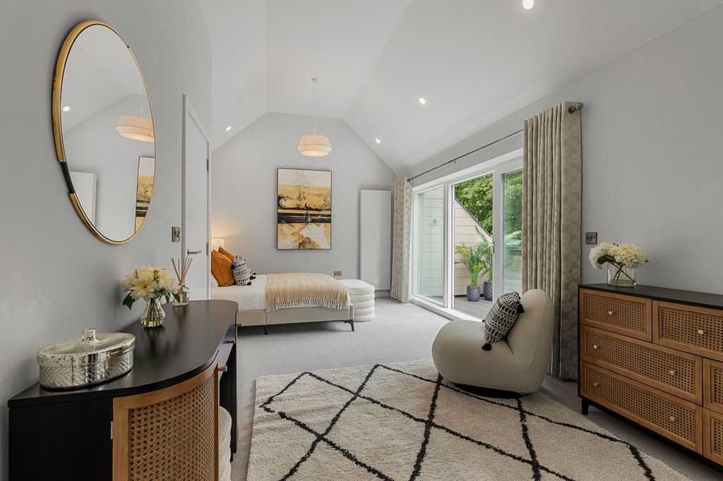 Property photo 3 of 30