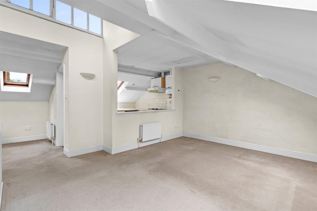 Property photo 1 of 11 The Lightwell, 2 Readers Court, 20 Temple Street,