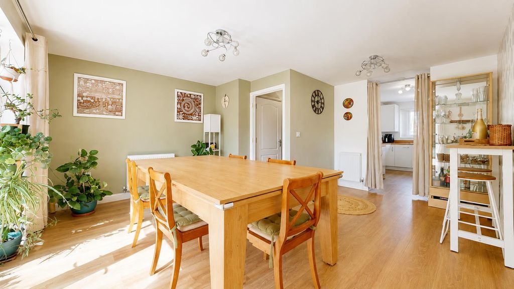 Property photo 2 of 21 86A9569C-14A2-49Ca-867B-4D10177F66Cf.Png