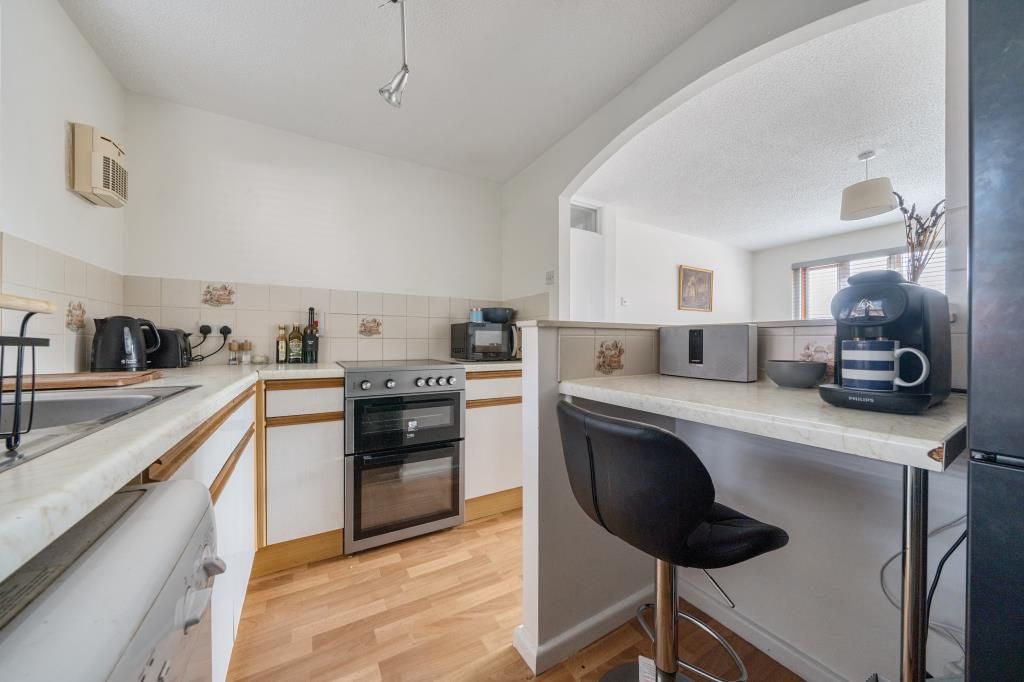 Property photo 3 of 17 Kitchen