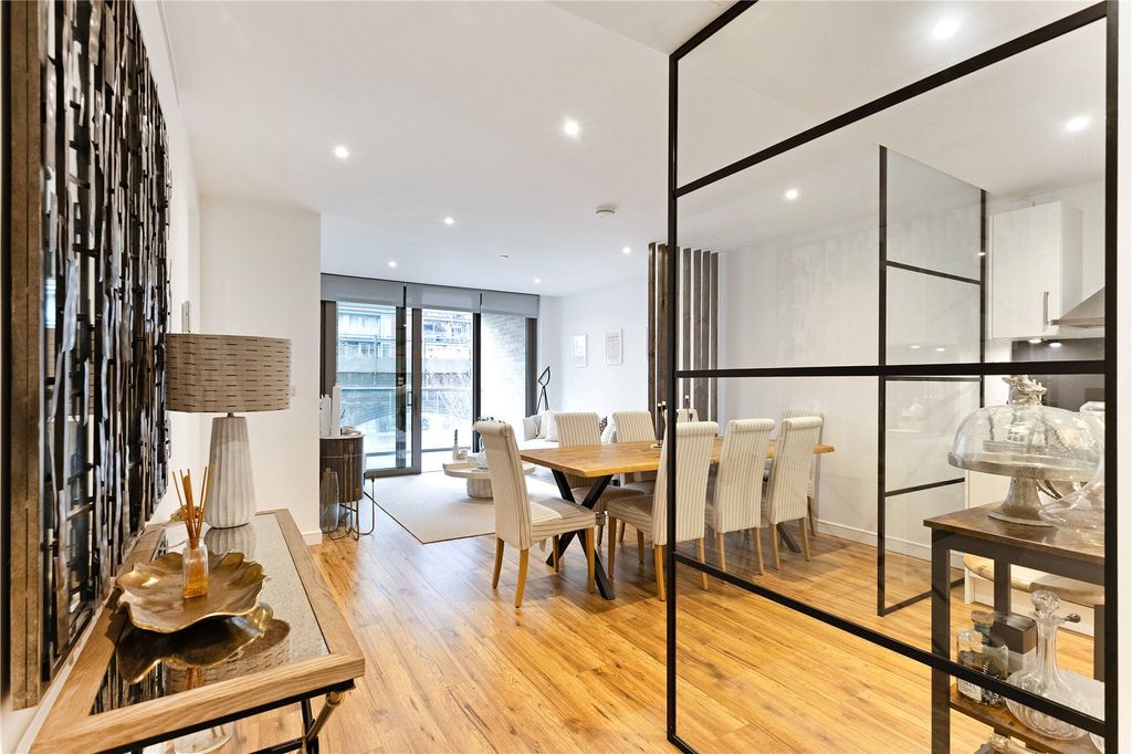 Property photo 1 of 12 Reception Room