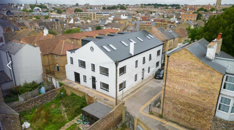 Property photo 1 of 7