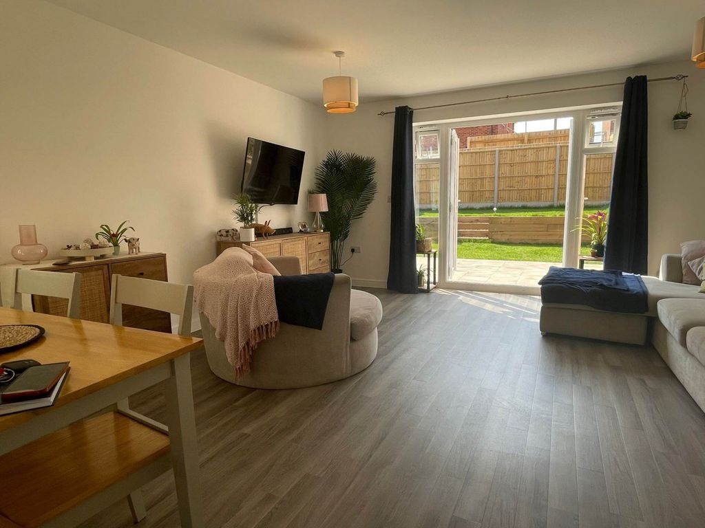 Property photo 3 of 9