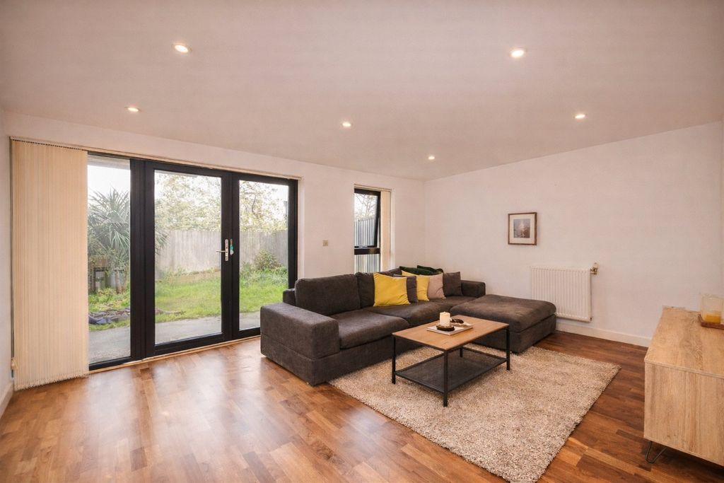 Property photo 2 of 13 Reception